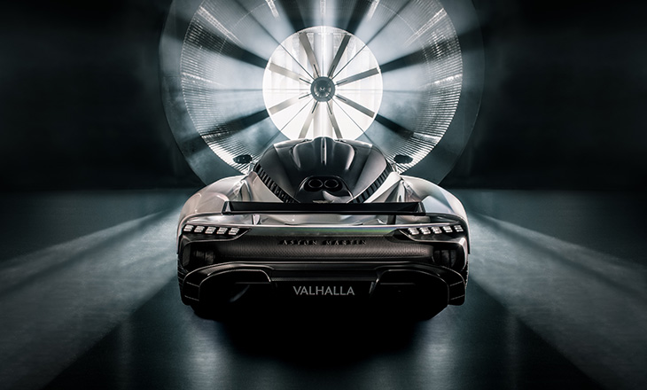 أستون مارتن تكثف عمليات تطوير سيارة فالهالا الخارقة